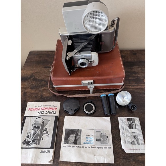 Vintage Polaroid Highlander Land Camera Model 80B With Case Manual & Accessories - Picture 2 of 16
